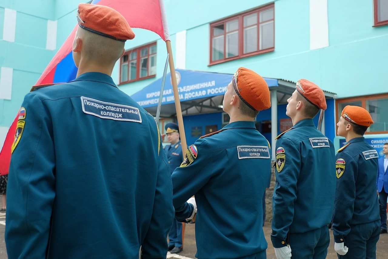 В пожарно-спасательном колледже состоялся очередной выпуск - Новости -  Главное управление МЧС России по Кировской области