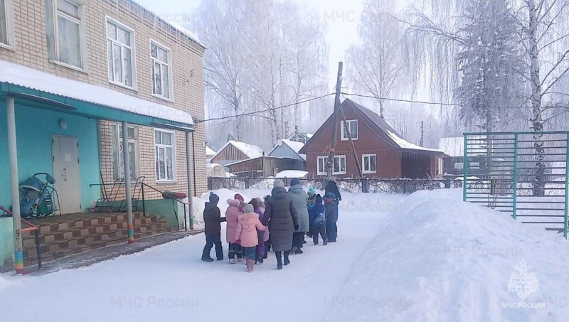 В детском саду «Берёзка» прошли  пожарно-тактические учения