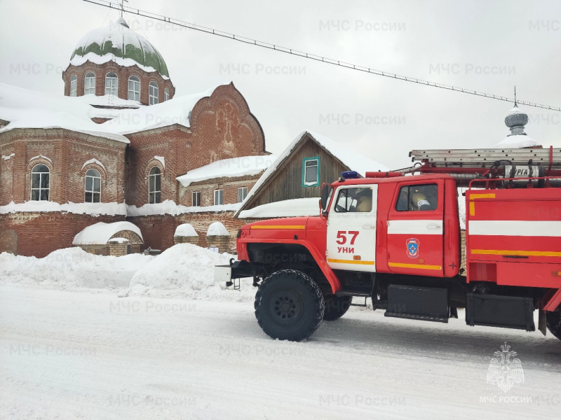 Унинские огнеборцы провели пожарно-тактические учения в церкви Александра Невского