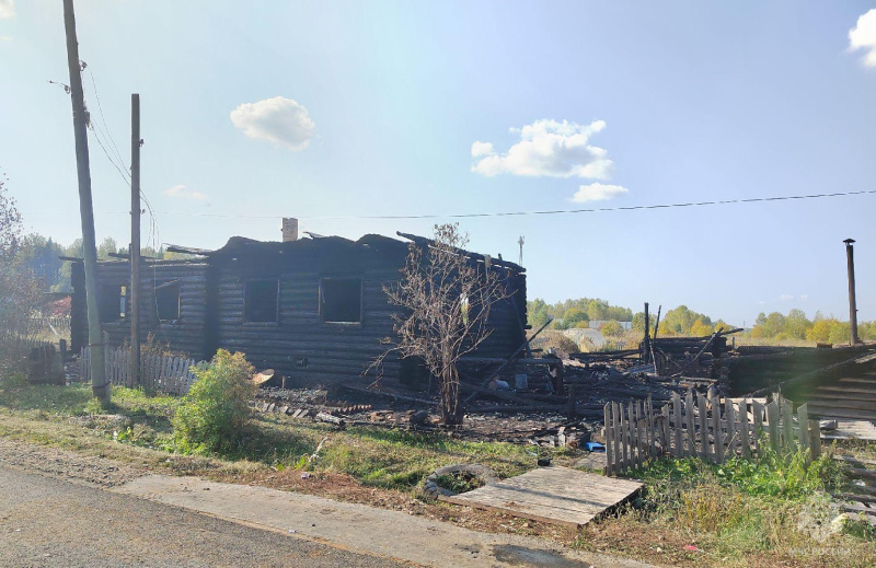 В Шабалинском районе из-за детской шалости с огнем сгорел дом