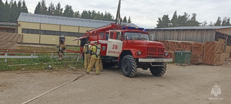 Даровские огнеборцы провели тренировку на промышленном предприятии